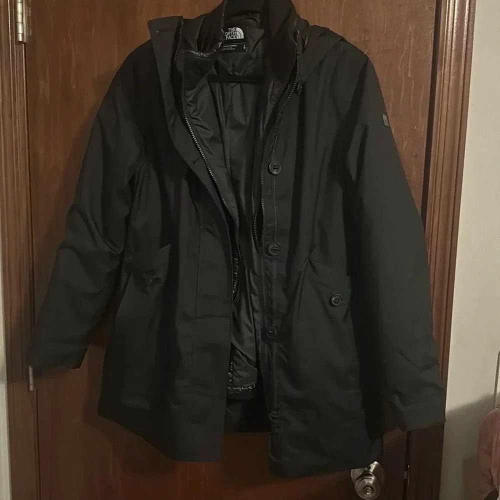 Women’s North Face Size Large Double Layered Jacket VERY NICE CONDITION